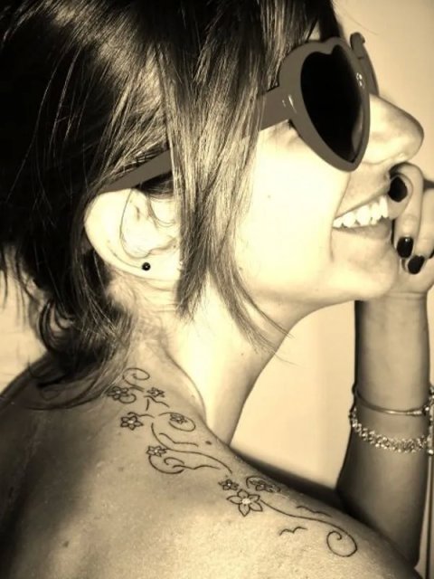 Arianna - Seagulls and flowers: inked placement tattoo photo thumbnail